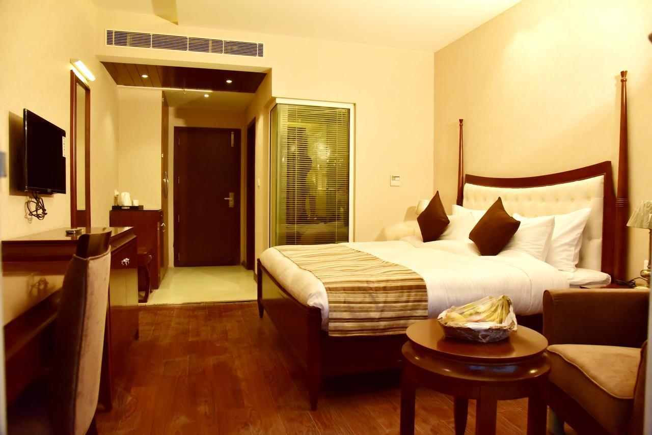 נייניטל Season Hotel מראה חיצוני תמונה