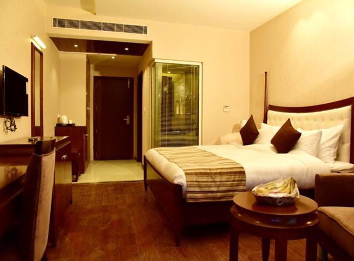 נייניטל Season Hotel מראה חיצוני תמונה